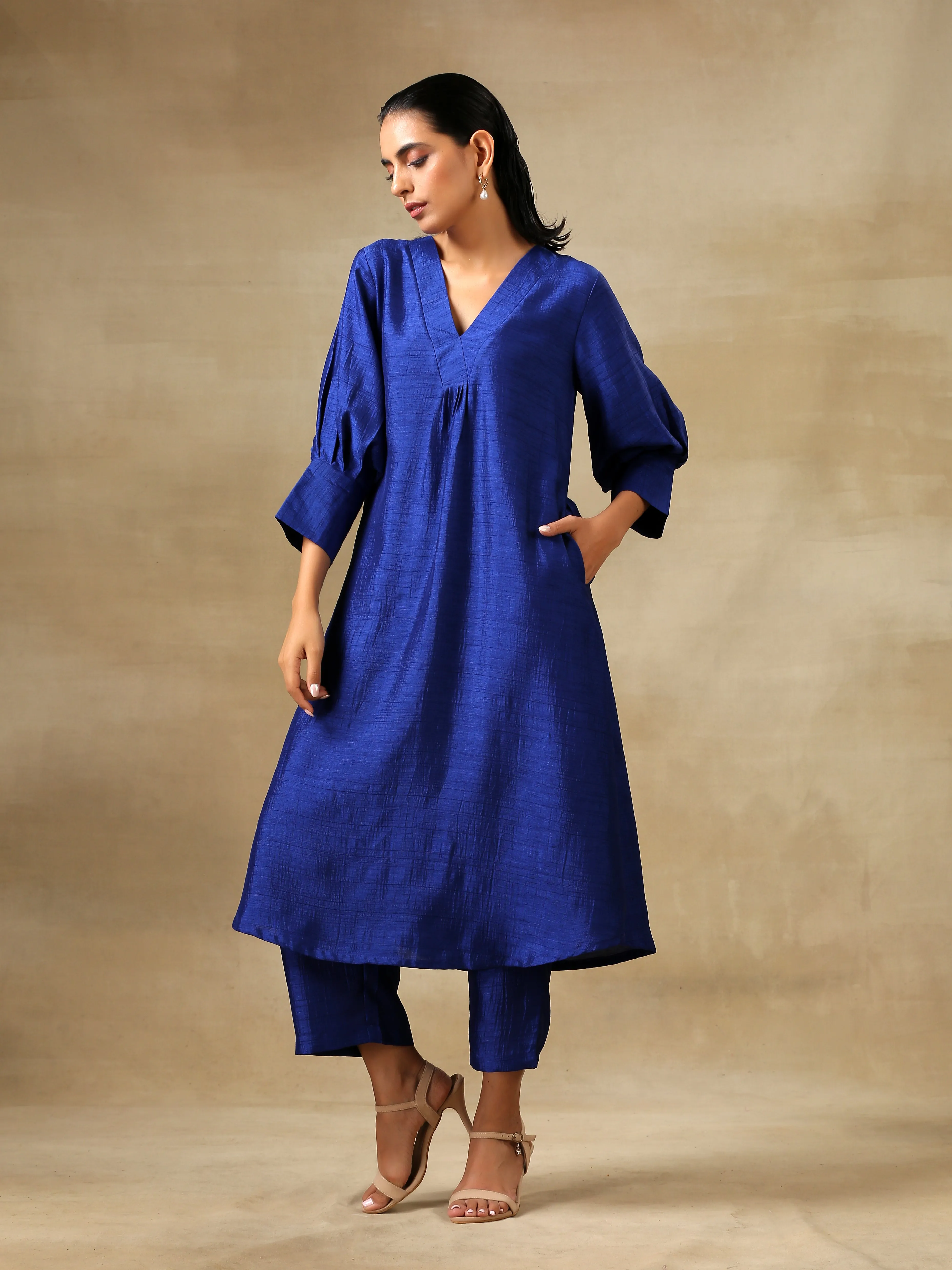 Blue Textured Silk Puff Sleeve Kurta Pant Set | Relove