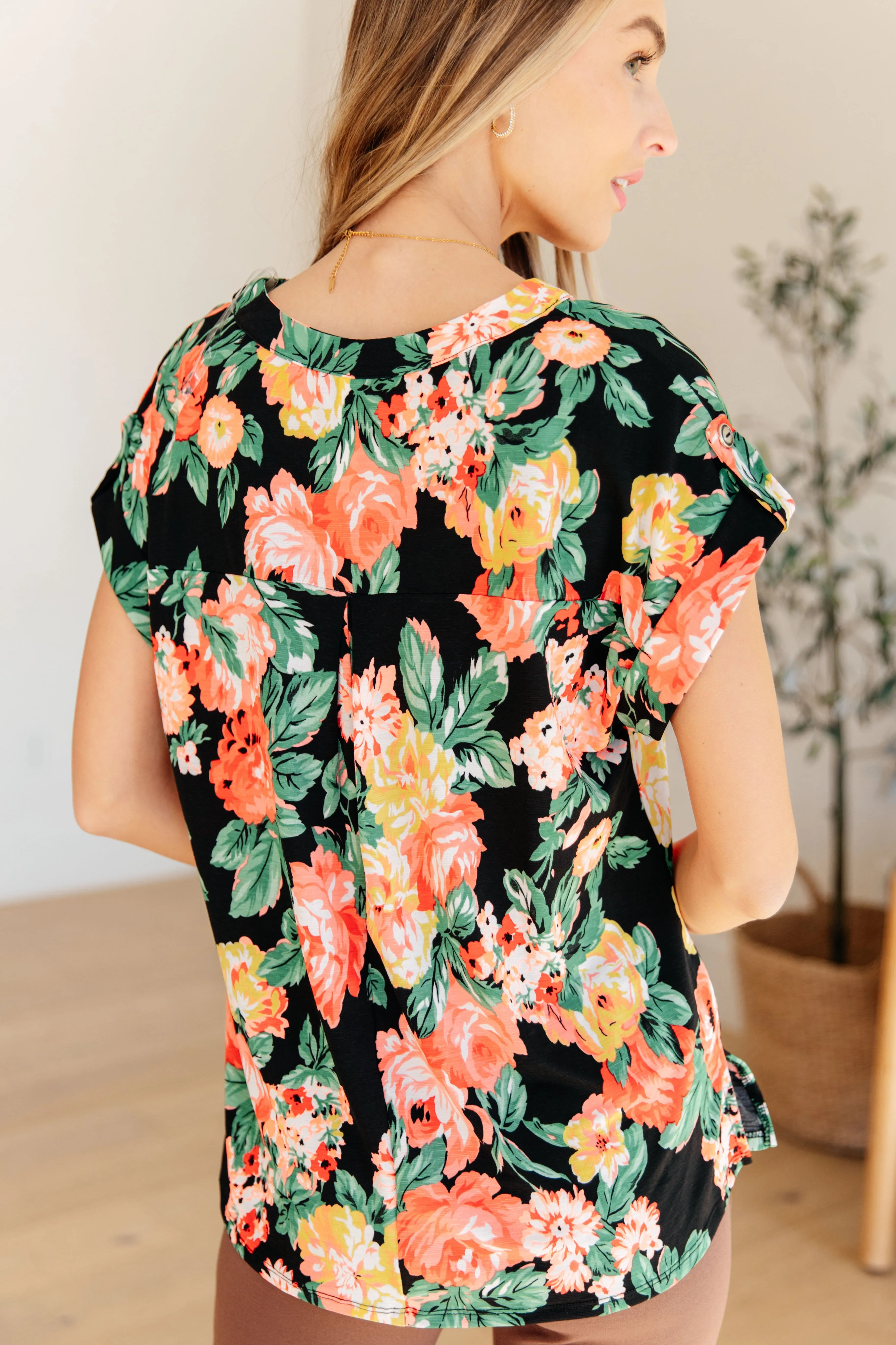 Lizzy Cap Sleeve Top in Black Garden Floral - Dear Scarlett