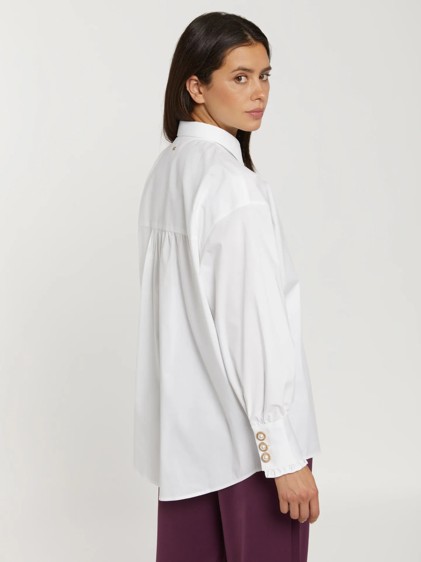 Shirt with frill at cuffs