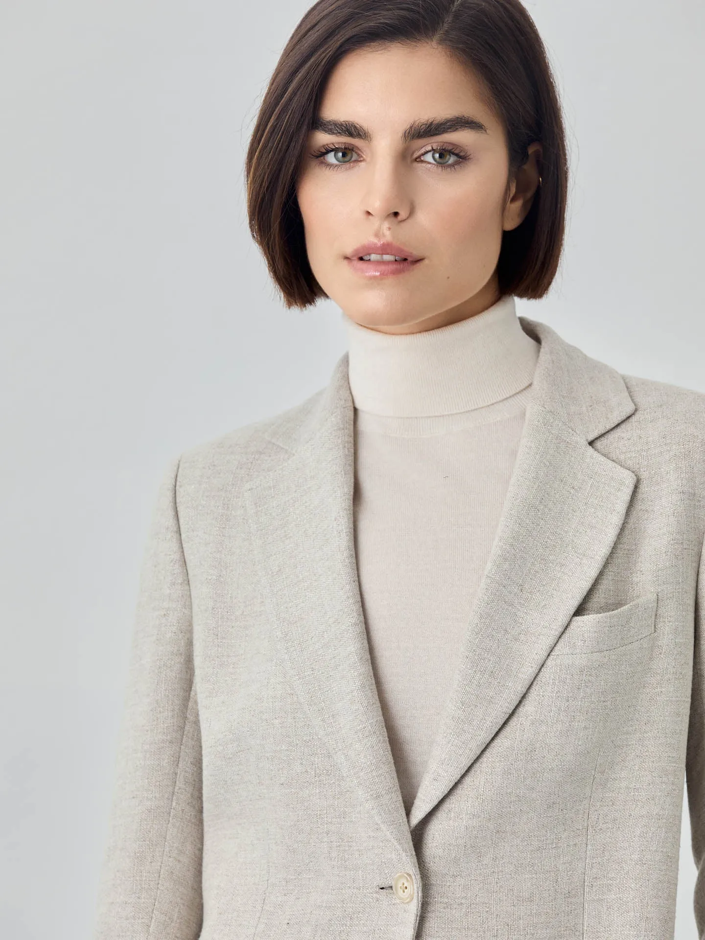 Single-Breasted Suit Blazer In Viscose Linen and Lyocell Blend